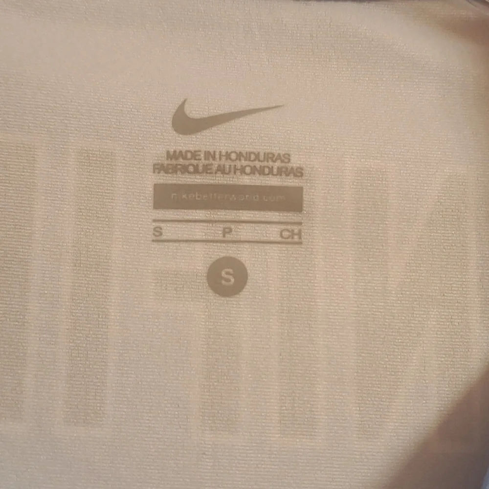 Nike top women's size Small S light blue black white grey activewear unified